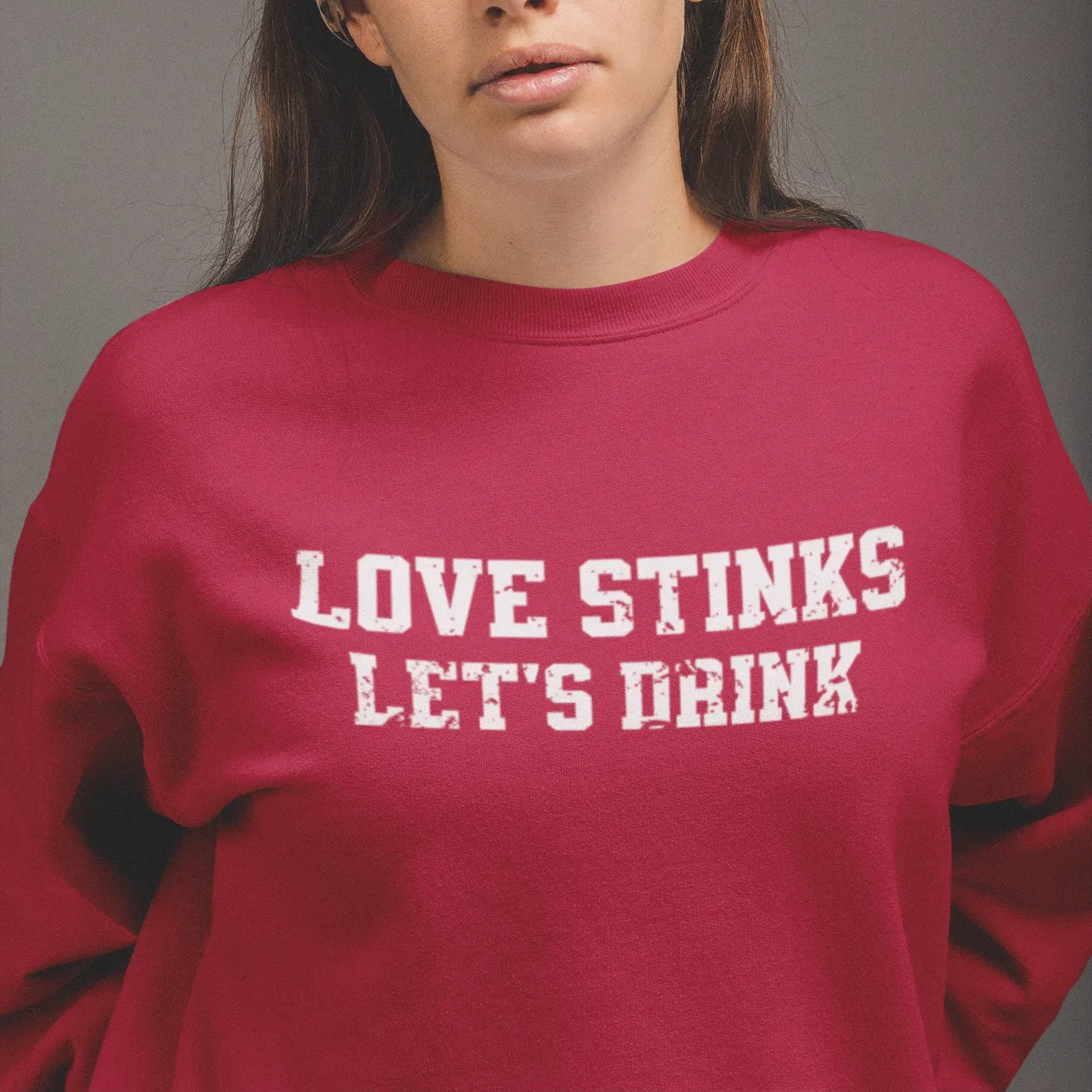 Valentine's crewneck sweatshirt with round neck - romantic graphic sweater for Valentine's Day celebrations and date nights